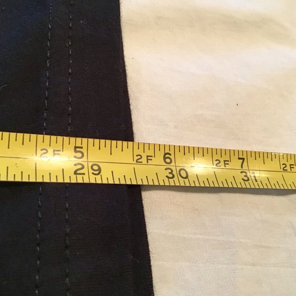 HARD ROCK HOTEL NWT Vegas GRAPHIC T-shirt Medium - Picture 8 of 8